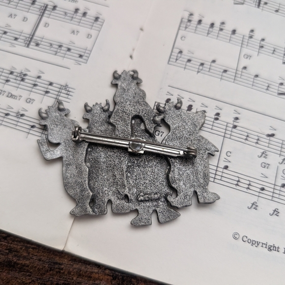 Silver Cow Brooch - Picture 7 of 8